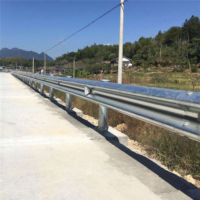 高速公路护栏板